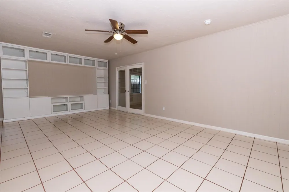 417 Meinecke Street Bellville, TX 77418