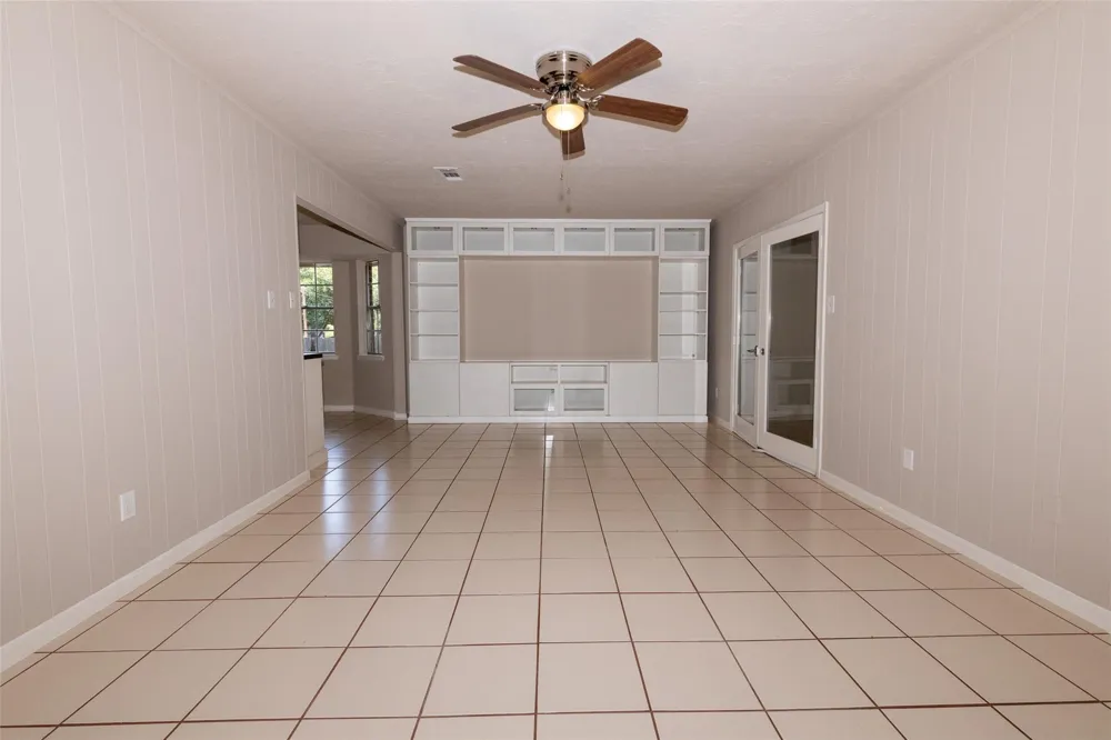 417 Meinecke Street Bellville, TX 77418