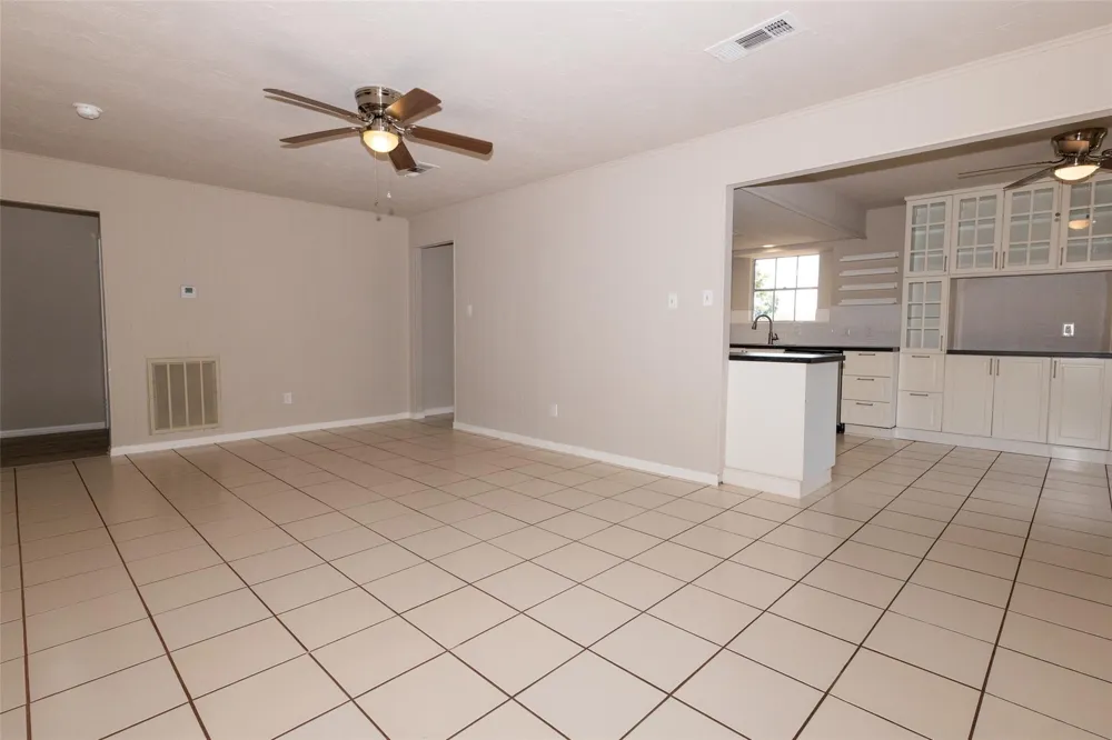 417 Meinecke Street Bellville, TX 77418