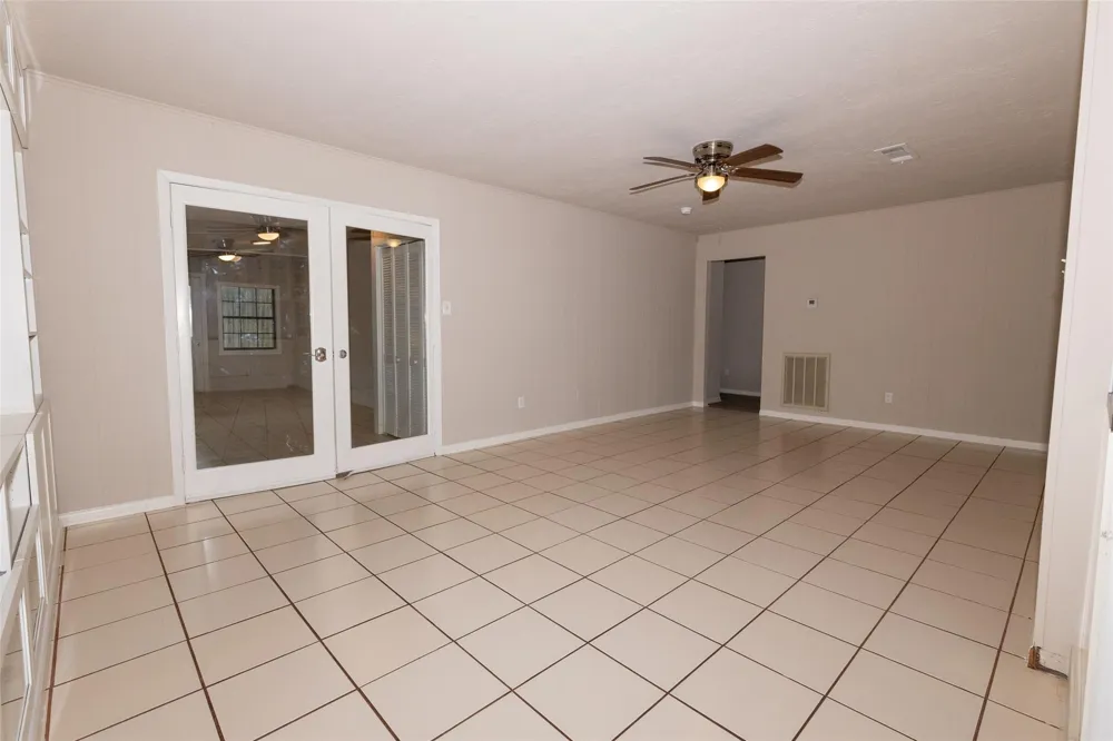 417 Meinecke Street Bellville, TX 77418