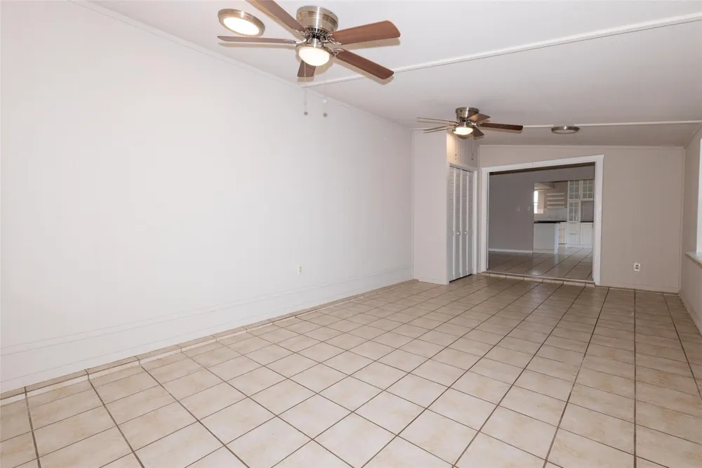 417 Meinecke Street Bellville, TX 77418