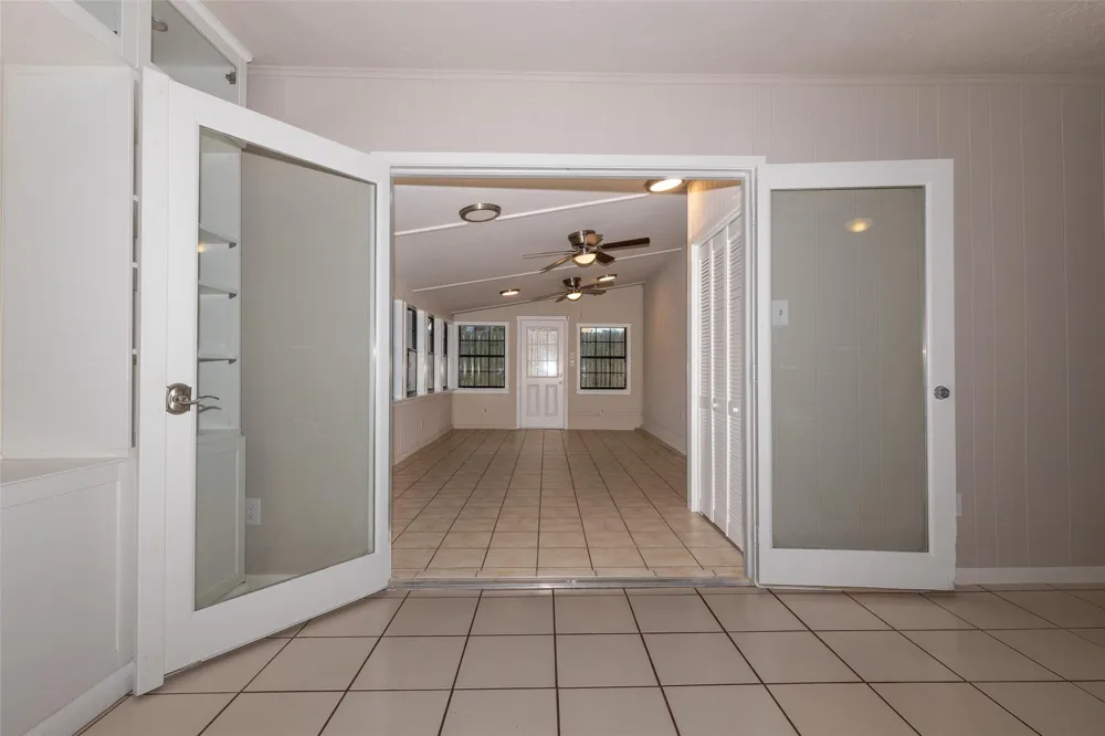417 Meinecke Street Bellville, TX 77418