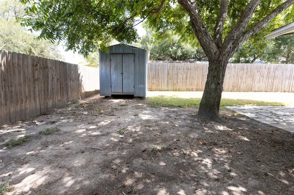 417 Meinecke Street Bellville, TX 77418