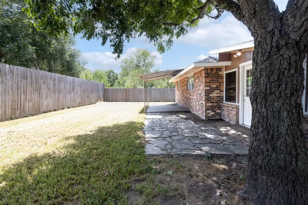 417 Meinecke Street Bellville, TX 77418