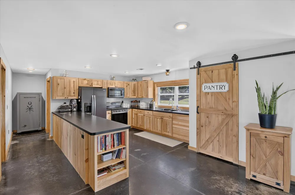 13951 Lane Road Cement City, MI 49233
