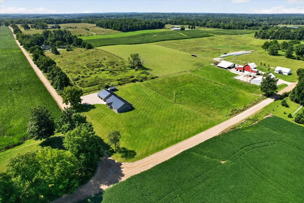 13951 Lane Road Cement City, MI 49233