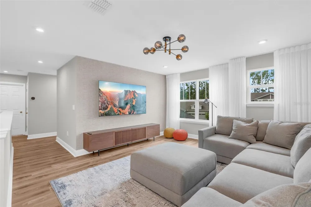 9247 LEGADO DRIVE Winter Garden, FL 34787