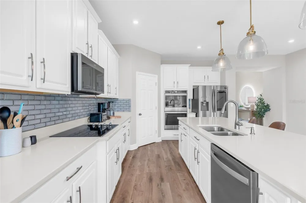 9247 LEGADO DRIVE Winter Garden, FL 34787