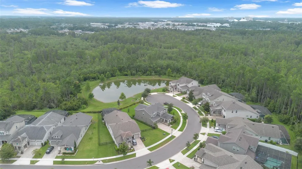 9247 LEGADO DRIVE Winter Garden, FL 34787