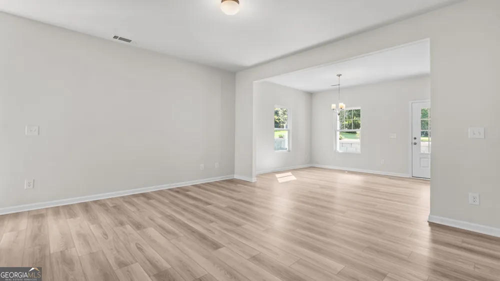 5245 Gainesville ST Flowery Branch, GA 30542