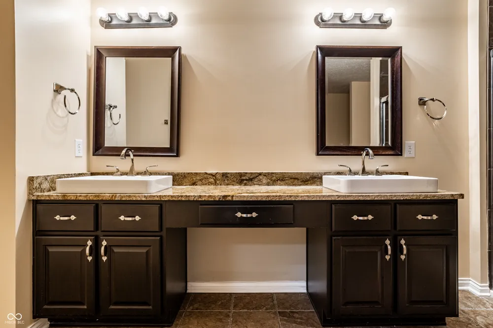 7675 Winding Lake Drive S Noblesville, IN 46062