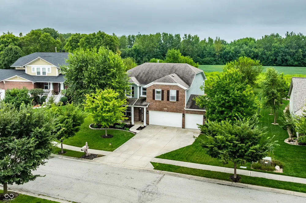 7675 Winding Lake Drive S Noblesville, IN 46062