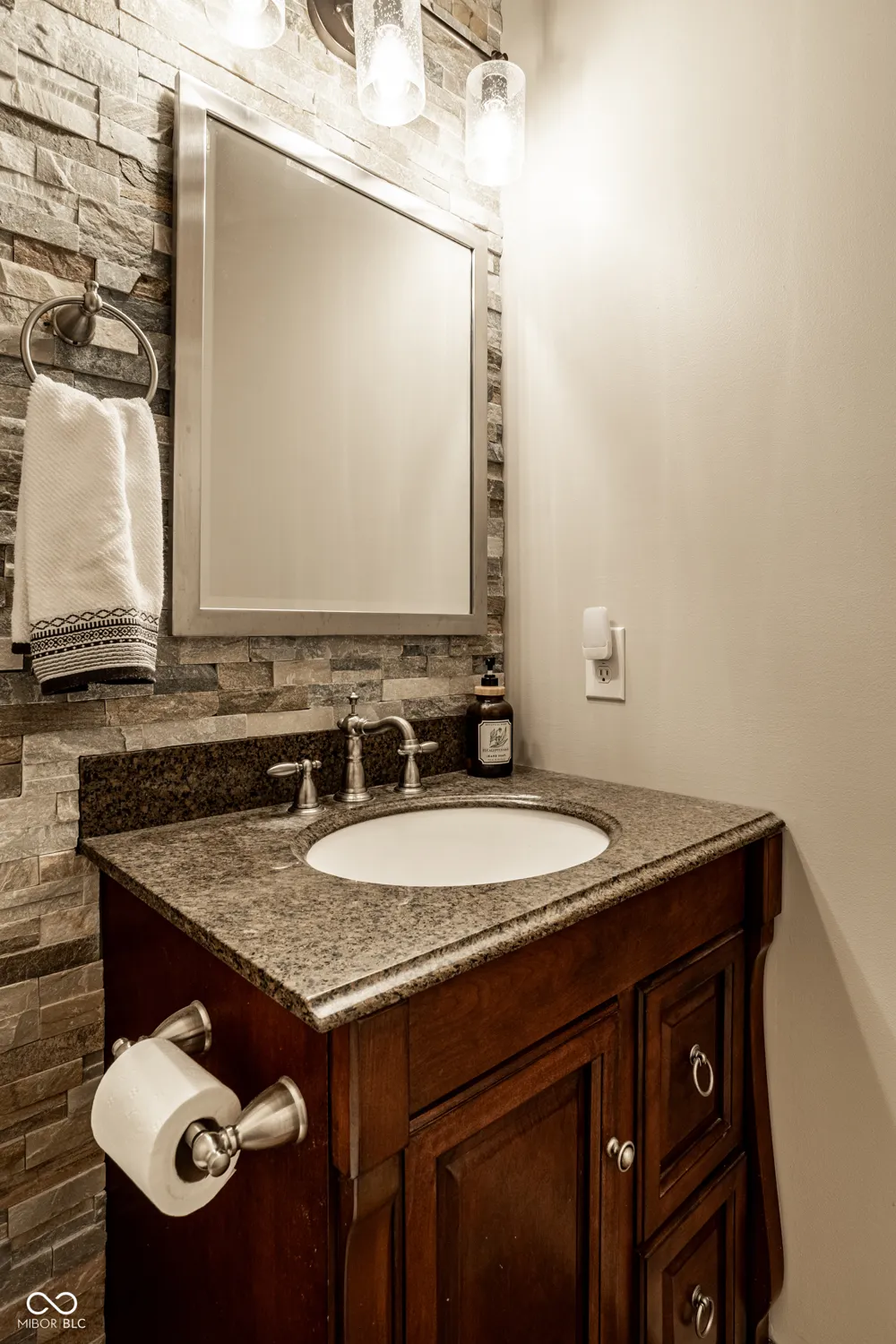 7675 Winding Lake Drive S Noblesville, IN 46062