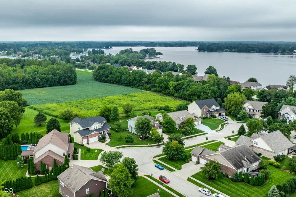 7675 Winding Lake Drive S Noblesville, IN 46062