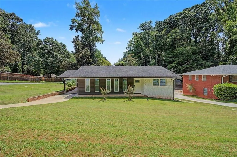 2074 Montrose Drive East Point, GA 30344