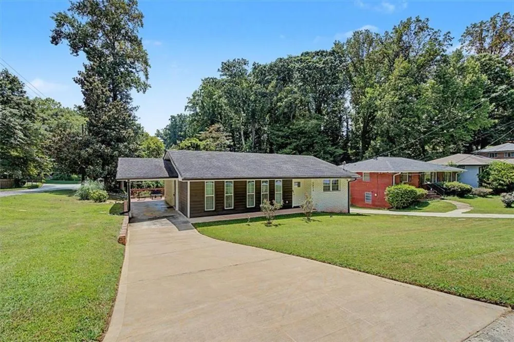 2074 Montrose Drive East Point, GA 30344