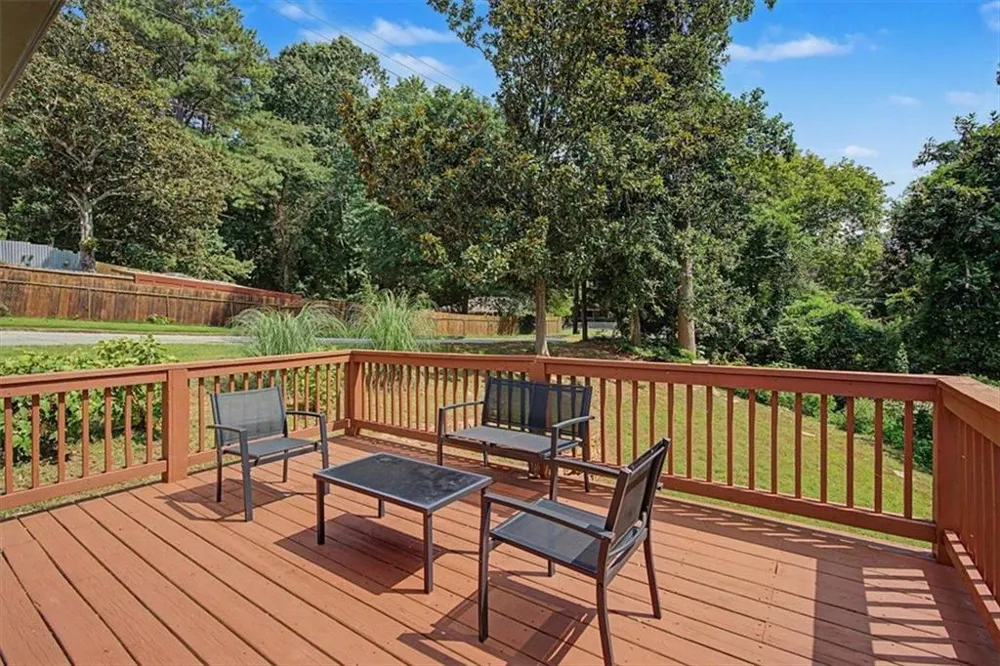 2074 Montrose Drive East Point, GA 30344