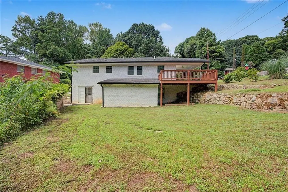 2074 Montrose Drive East Point, GA 30344