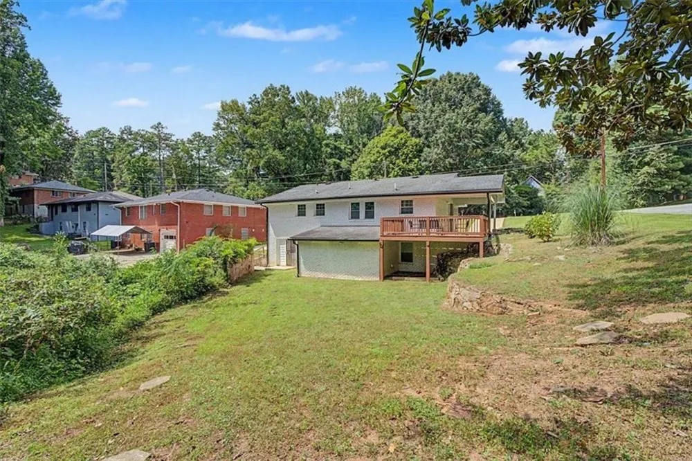 2074 Montrose Drive East Point, GA 30344