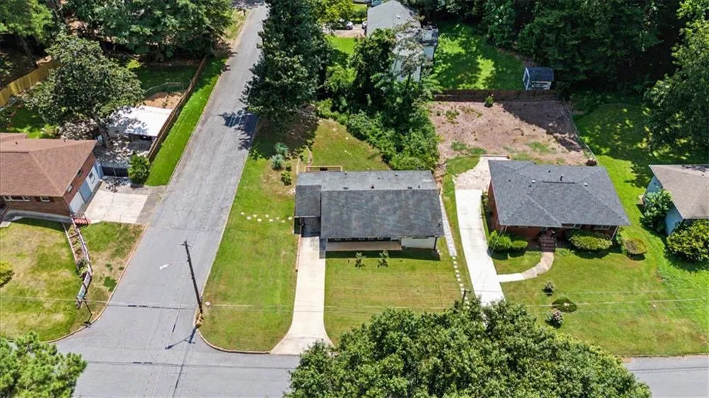 2074 Montrose Drive East Point, GA 30344