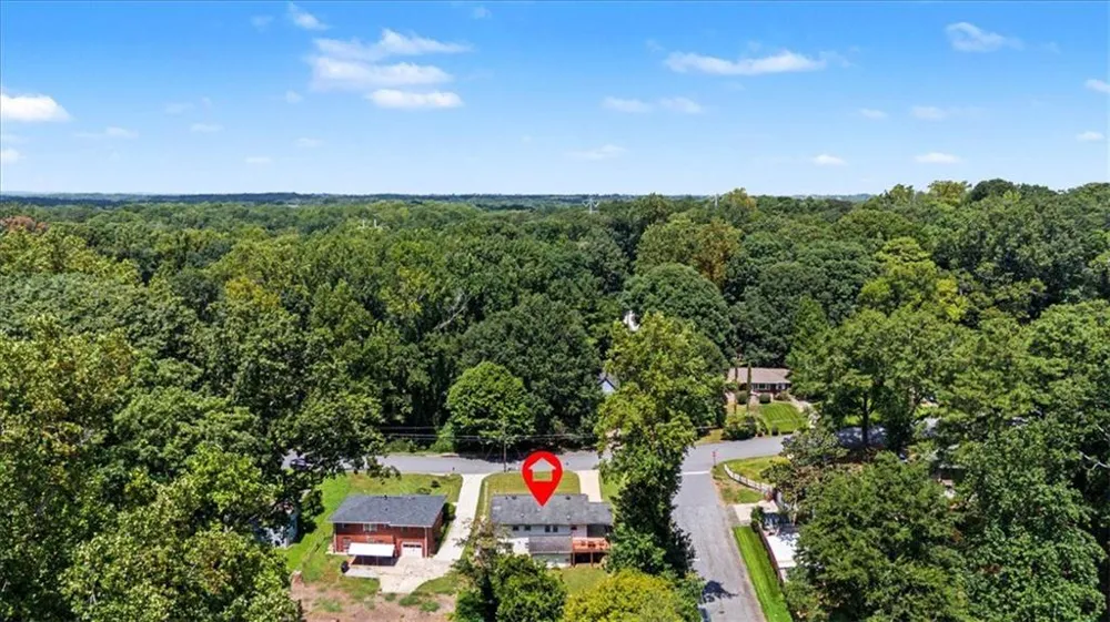 2074 Montrose Drive East Point, GA 30344