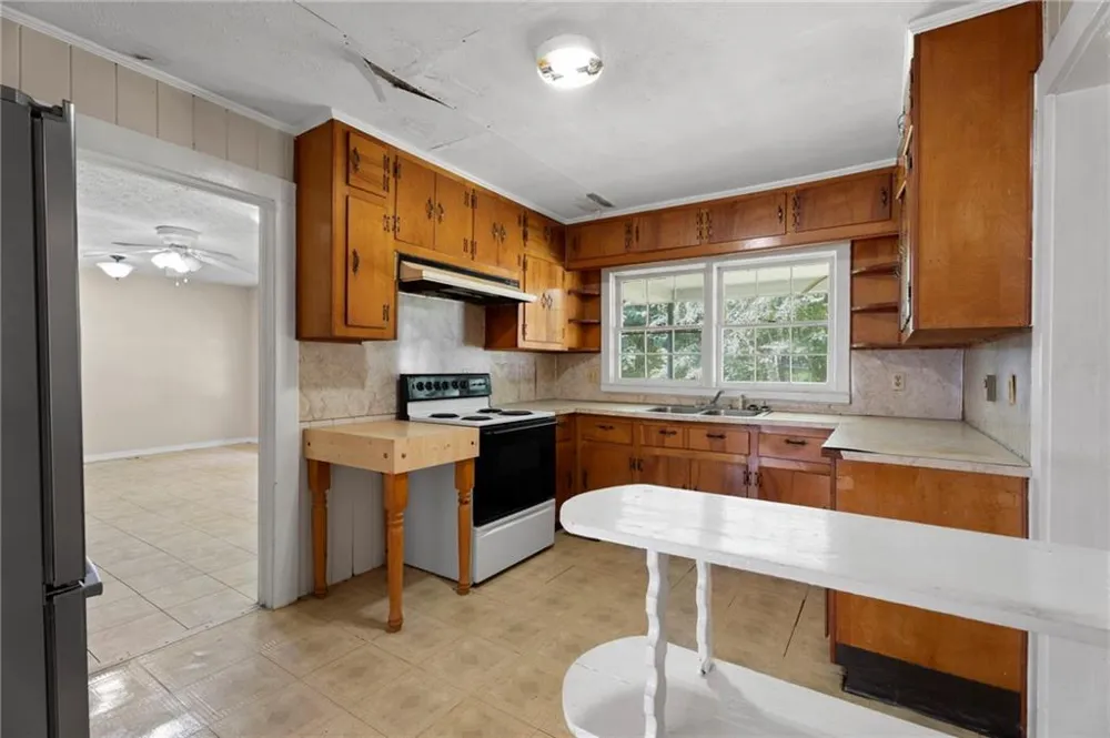 797 Seabolt Road Locust Grove, GA 30248