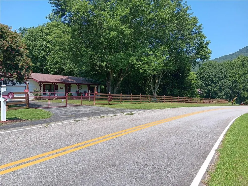 575 Turner Road Cleveland, GA 30528