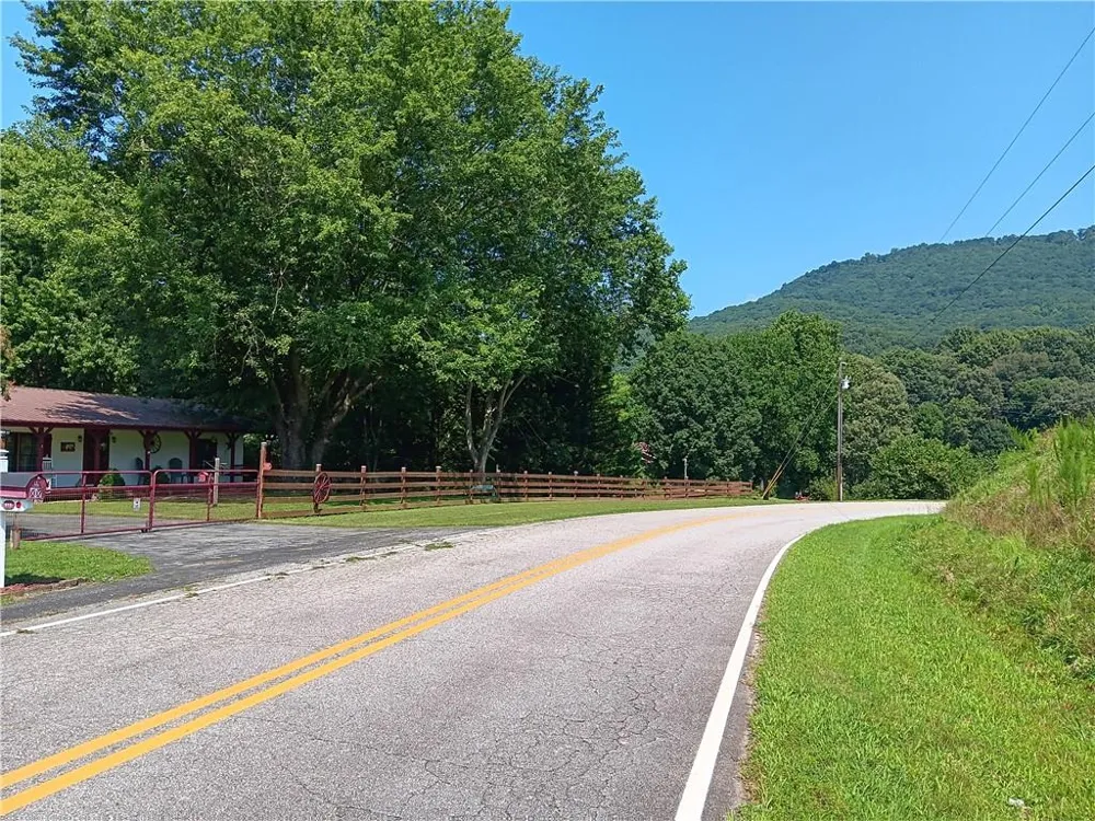 575 Turner Road Cleveland, GA 30528