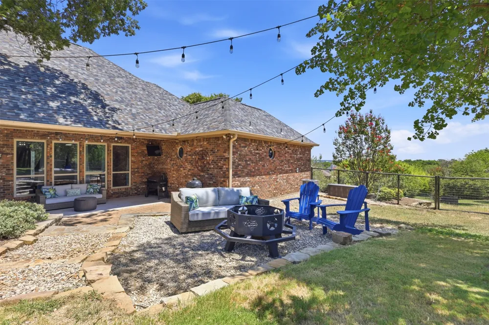 2010 Woodland Hills Lane Weatherford, TX 76087