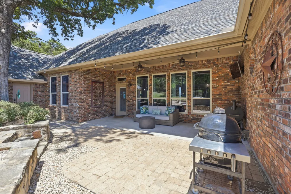 2010 Woodland Hills Lane Weatherford, TX 76087