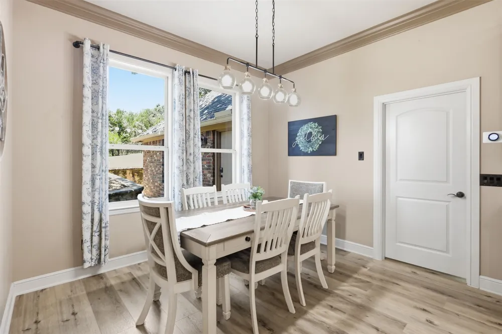 2010 Woodland Hills Lane Weatherford, TX 76087