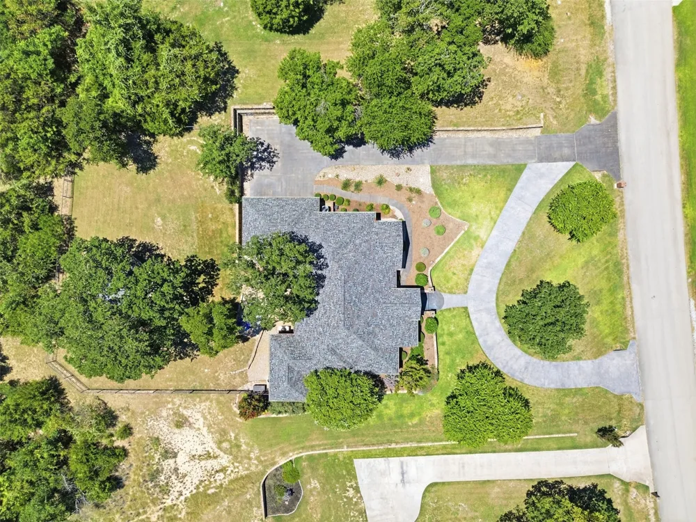2010 Woodland Hills Lane Weatherford, TX 76087