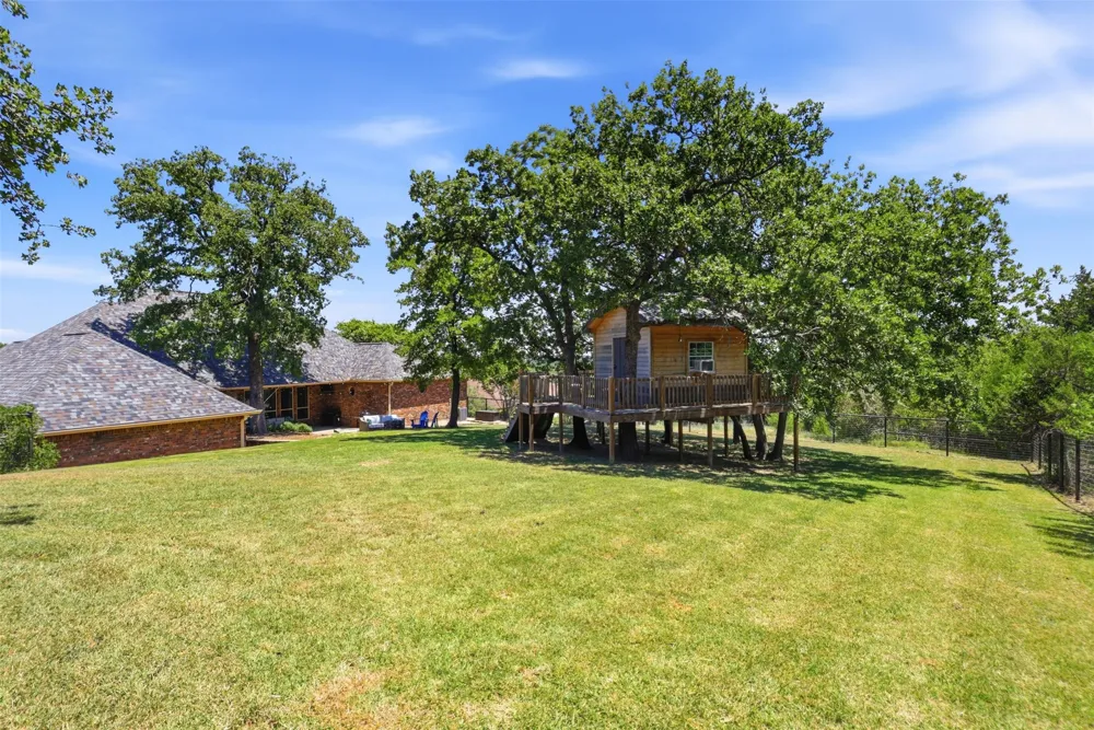 2010 Woodland Hills Lane Weatherford, TX 76087