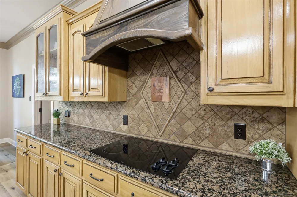 2010 Woodland Hills Lane Weatherford, TX 76087