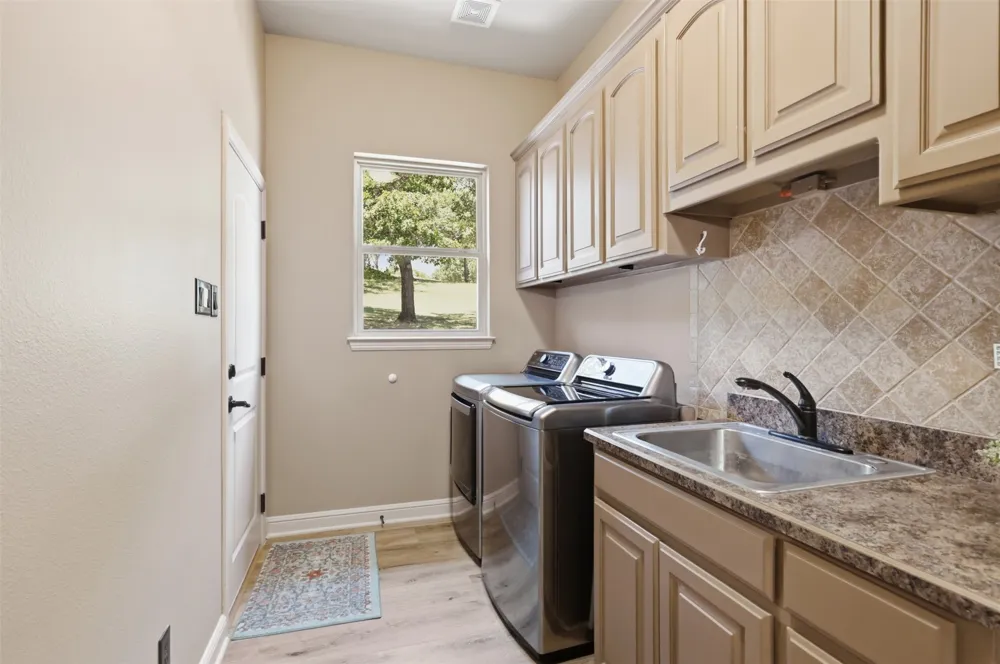 2010 Woodland Hills Lane Weatherford, TX 76087