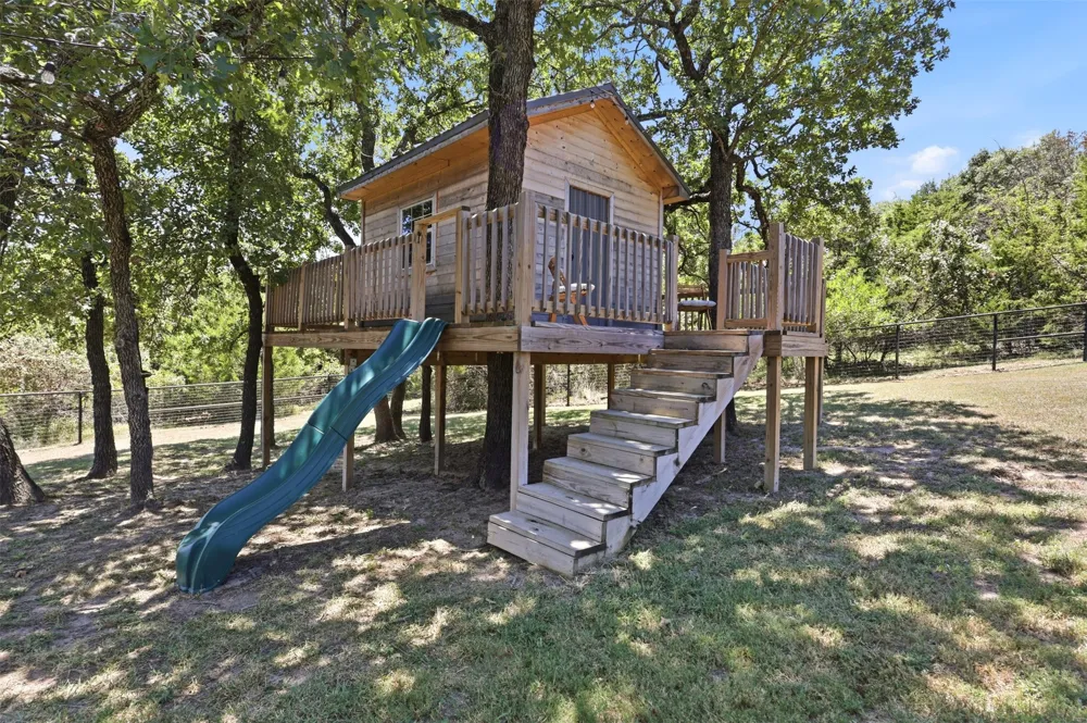 2010 Woodland Hills Lane Weatherford, TX 76087