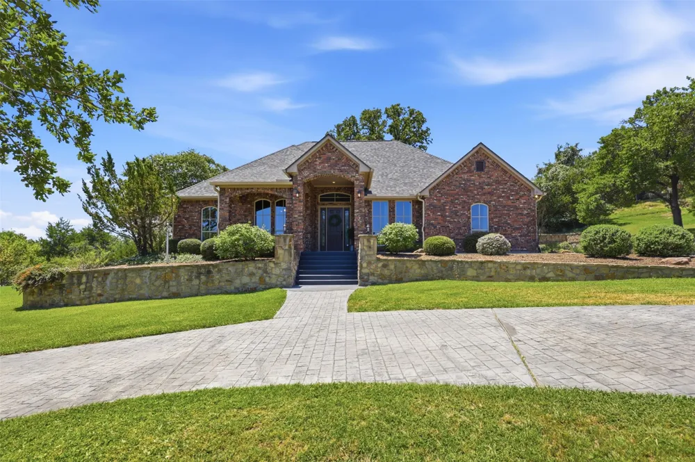 2010 Woodland Hills Lane Weatherford, TX 76087
