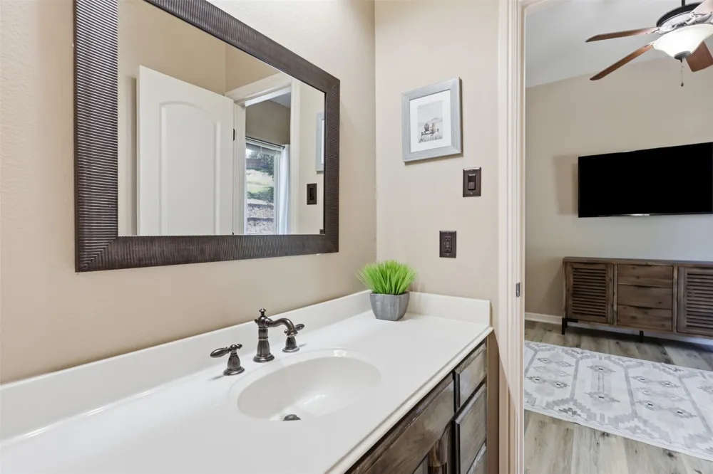 2010 Woodland Hills Lane Weatherford, TX 76087