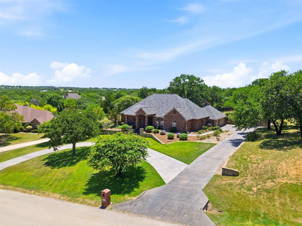 2010 Woodland Hills Lane Weatherford, TX 76087