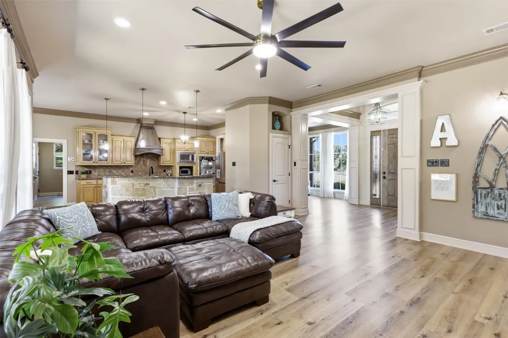 2010 Woodland Hills Lane Weatherford, TX 76087
