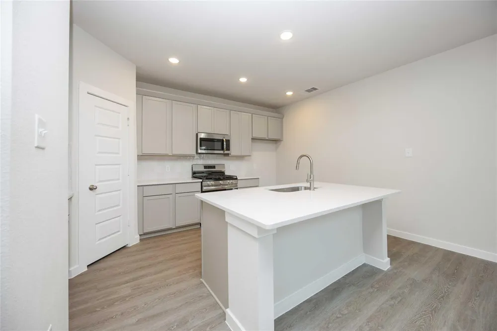 1218 Lilly Lane Bellville, TX 77418