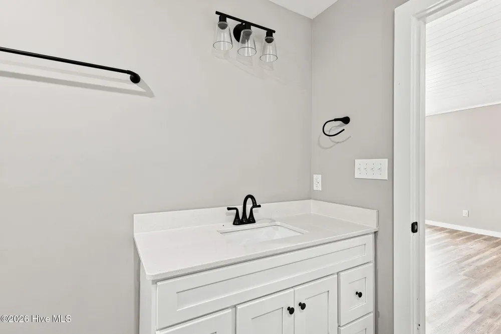 171 Long Pond Loop Swansboro, NC 28584