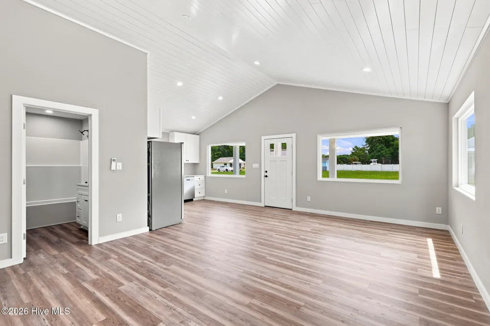 171 Long Pond Loop Swansboro, NC 28584