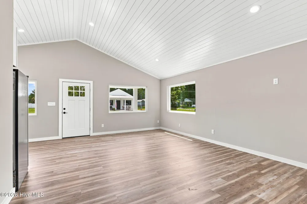 171 Long Pond Loop Swansboro, NC 28584