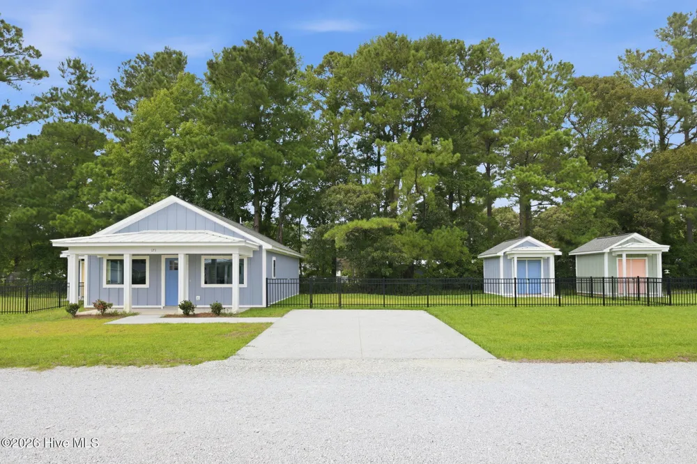 171 Long Pond Loop Swansboro, NC 28584