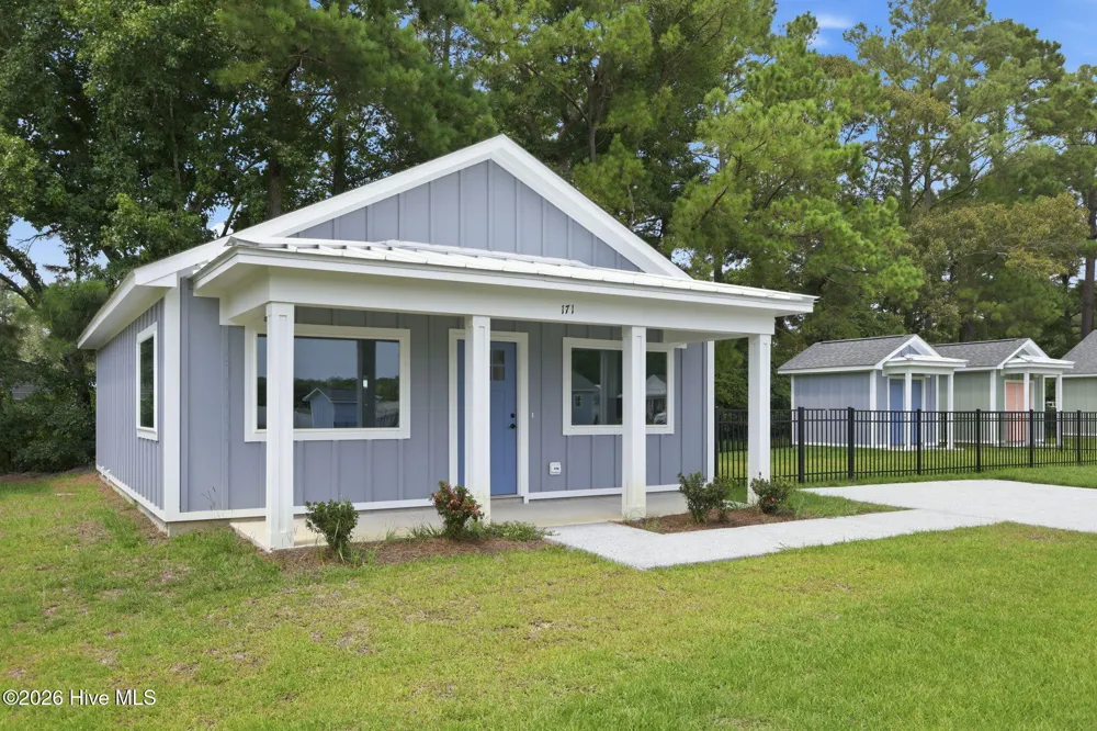 171 Long Pond Loop Swansboro, NC 28584