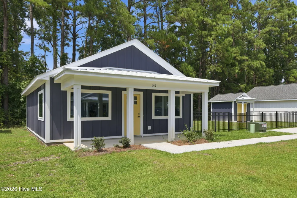 157 Long Pond Loop Swansboro, NC 28584