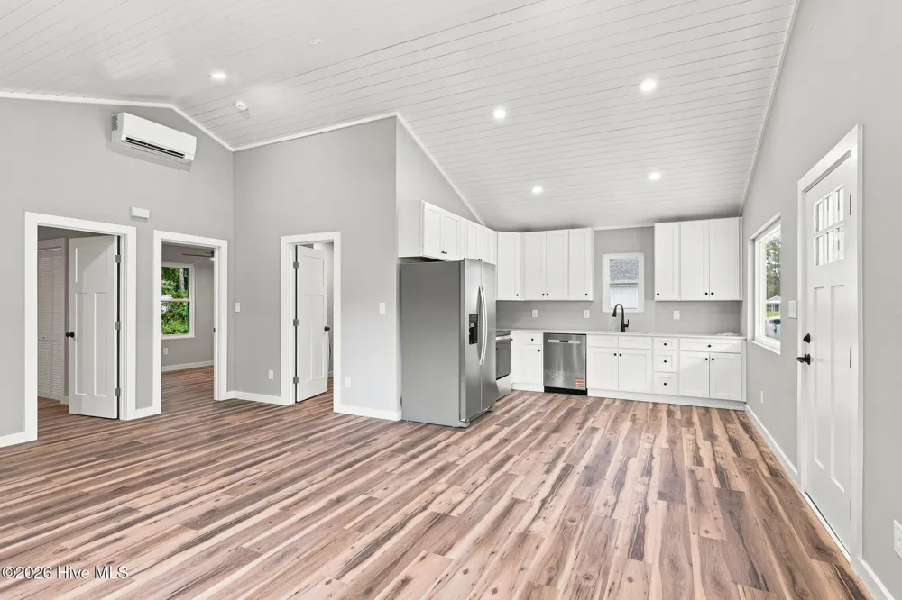 157 Long Pond Loop Swansboro, NC 28584