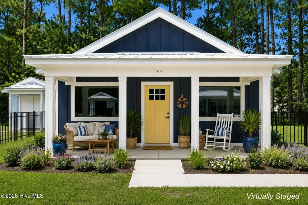 157 Long Pond Loop Swansboro, NC 28584