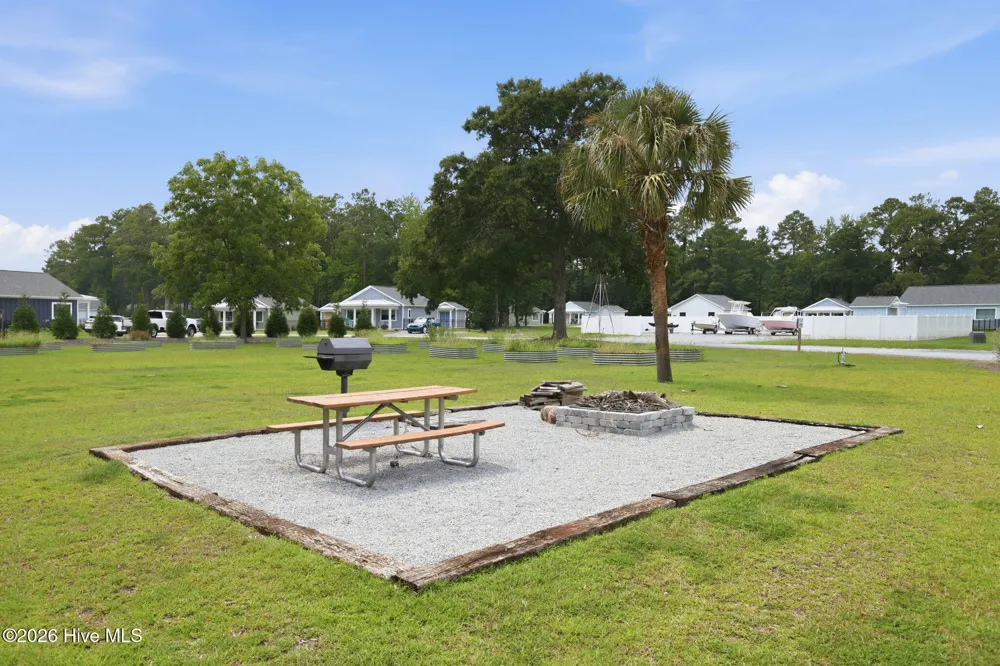 157 Long Pond Loop Swansboro, NC 28584